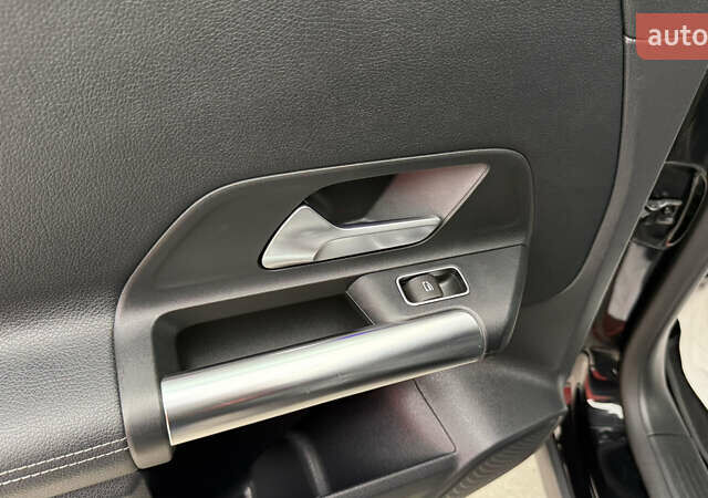 Черный Мерседес EQA, объемом двигателя 0 л и пробегом 123 тыс. км за 26000 $, фото 45 на Automoto.ua