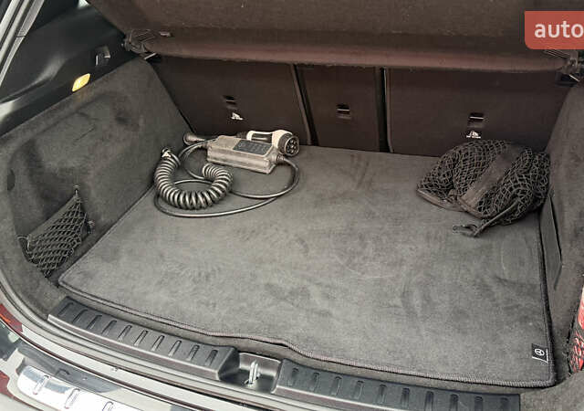 Черный Мерседес EQA, объемом двигателя 0 л и пробегом 123 тыс. км за 26000 $, фото 51 на Automoto.ua