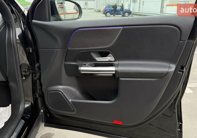 Черный Мерседес EQA, объемом двигателя 0 л и пробегом 123 тыс. км за 26000 $, фото 59 на Automoto.ua