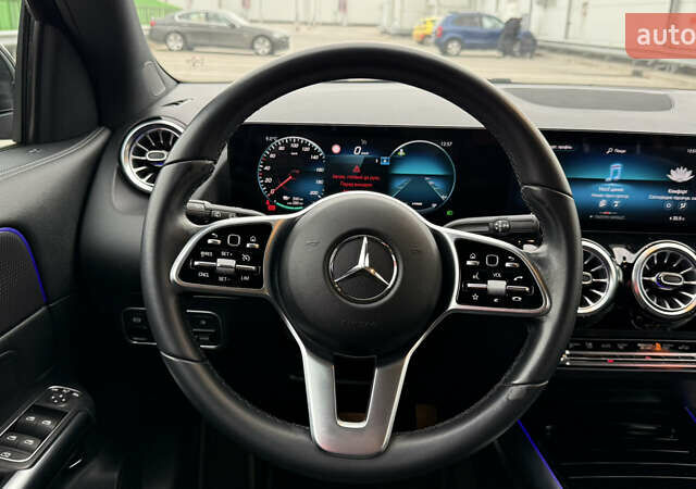 Черный Мерседес EQA, объемом двигателя 0 л и пробегом 123 тыс. км за 26000 $, фото 71 на Automoto.ua