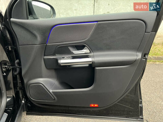 Черный Мерседес EQA, объемом двигателя 0 л и пробегом 123 тыс. км за 26000 $, фото 31 на Automoto.ua