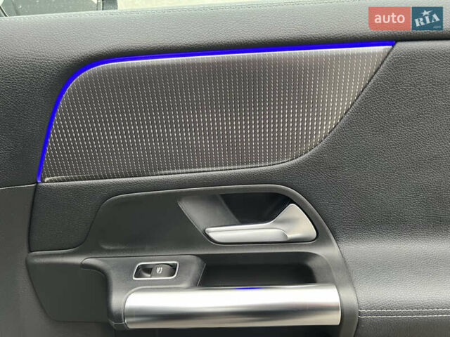 Черный Мерседес EQA, объемом двигателя 0 л и пробегом 123 тыс. км за 26000 $, фото 32 на Automoto.ua