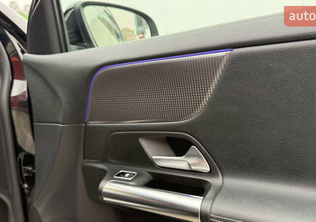 Черный Мерседес EQA, объемом двигателя 0 л и пробегом 123 тыс. км за 26000 $, фото 61 на Automoto.ua