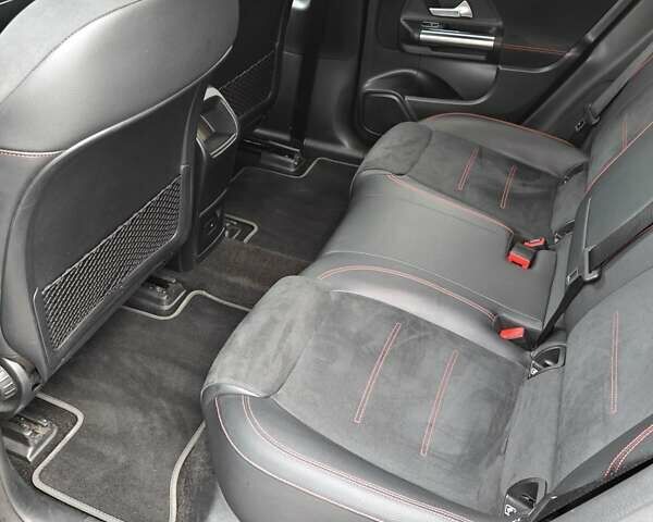 Черный Мерседес EQA, объемом двигателя 0 л и пробегом 183 тыс. км за 25900 $, фото 21 на Automoto.ua