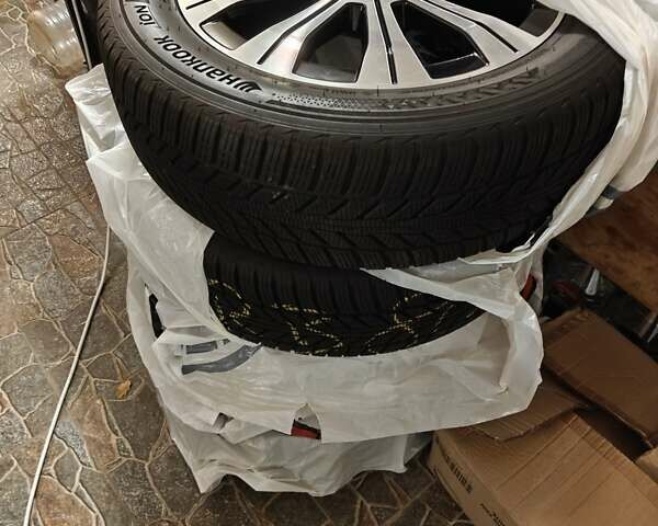 Черный Мерседес EQA, объемом двигателя 0 л и пробегом 183 тыс. км за 25900 $, фото 33 на Automoto.ua