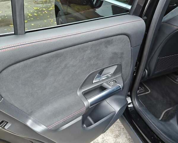 Черный Мерседес EQA, объемом двигателя 0 л и пробегом 183 тыс. км за 25900 $, фото 10 на Automoto.ua