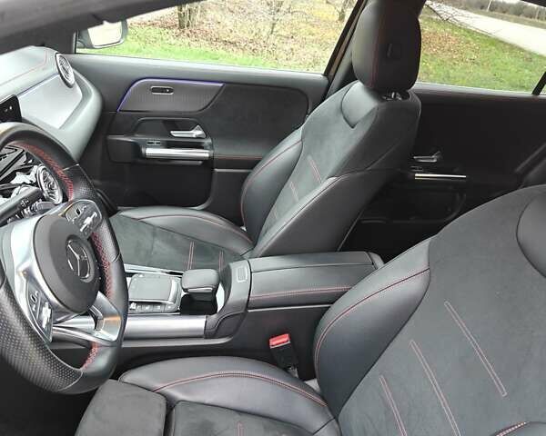 Черный Мерседес EQA, объемом двигателя 0 л и пробегом 183 тыс. км за 25900 $, фото 16 на Automoto.ua