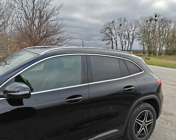 Черный Мерседес EQA, объемом двигателя 0 л и пробегом 183 тыс. км за 25900 $, фото 2 на Automoto.ua