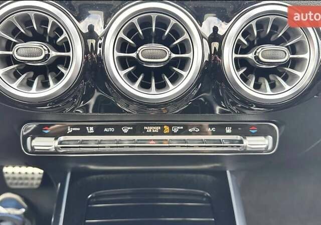 Черный Мерседес EQA, объемом двигателя 0 л и пробегом 39 тыс. км за 32900 $, фото 39 на Automoto.ua