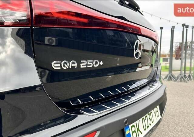 Черный Мерседес EQA, объемом двигателя 0 л и пробегом 39 тыс. км за 32900 $, фото 7 на Automoto.ua