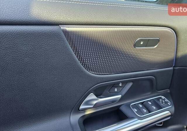 Черный Мерседес EQA, объемом двигателя 0 л и пробегом 50 тыс. км за 37200 $, фото 5 на Automoto.ua