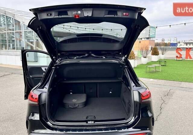 Черный Мерседес EQA, объемом двигателя 0 л и пробегом 39 тыс. км за 32900 $, фото 8 на Automoto.ua