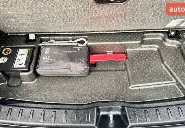 Черный Мерседес EQA, объемом двигателя 0 л и пробегом 39 тыс. км за 32900 $, фото 9 на Automoto.ua