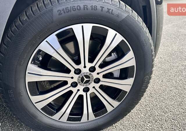 Чорний Мерседес EQA, об'ємом двигуна 0 л та пробігом 38 тис. км за 33300 $, фото 44 на Automoto.ua