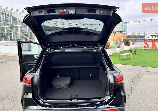 Чорний Мерседес EQA, об'ємом двигуна 0 л та пробігом 38 тис. км за 33300 $, фото 7 на Automoto.ua