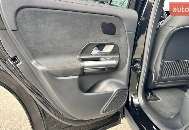 Черный Мерседес EQA, объемом двигателя 0 л и пробегом 39 тыс. км за 32900 $, фото 24 на Automoto.ua