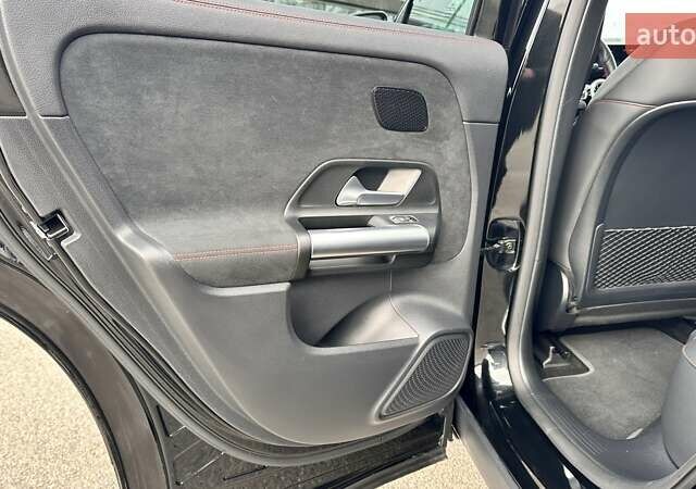 Чорний Мерседес EQA, об'ємом двигуна 0 л та пробігом 38 тис. км за 33300 $, фото 24 на Automoto.ua