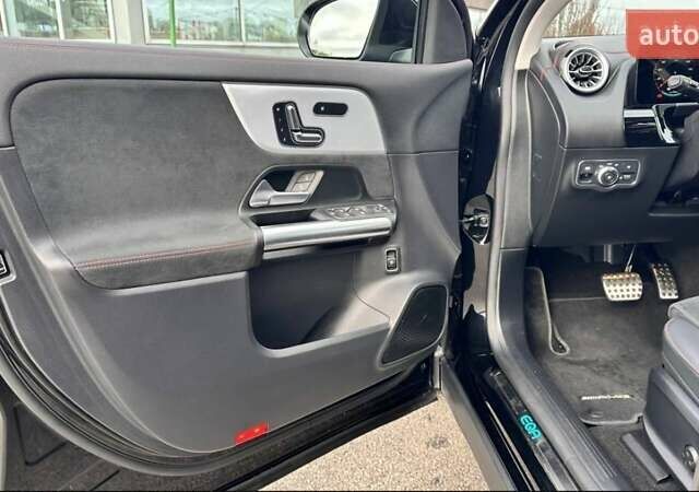 Черный Мерседес EQA, объемом двигателя 0 л и пробегом 39 тыс. км за 32900 $, фото 22 на Automoto.ua