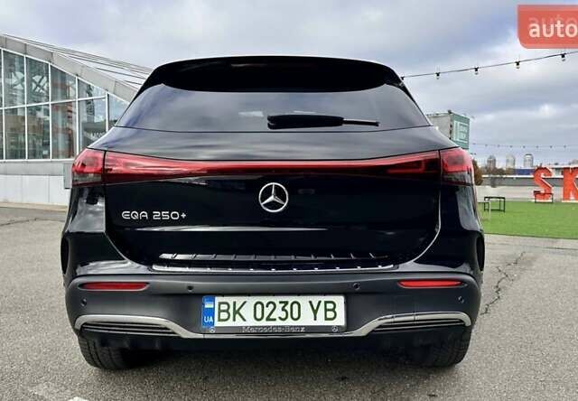 Черный Мерседес EQA, объемом двигателя 0 л и пробегом 39 тыс. км за 32900 $, фото 6 на Automoto.ua