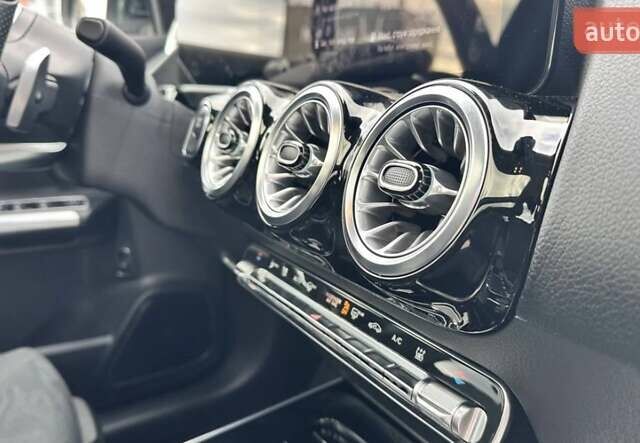 Черный Мерседес EQA, объемом двигателя 0 л и пробегом 39 тыс. км за 32900 $, фото 27 на Automoto.ua