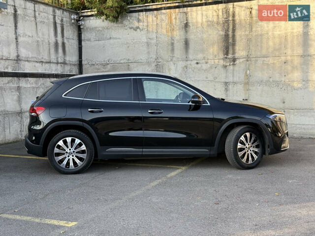 Черный Мерседес EQA, объемом двигателя 0 л и пробегом 35 тыс. км за 33500 $, фото 3 на Automoto.ua