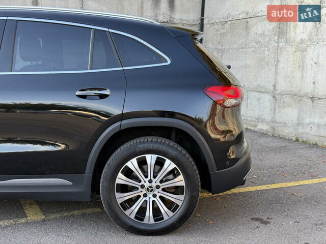 Черный Мерседес EQA, объемом двигателя 0 л и пробегом 35 тыс. км за 33500 $, фото 14 на Automoto.ua