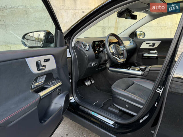 Черный Мерседес EQA, объемом двигателя 0 л и пробегом 35 тыс. км за 33500 $, фото 52 на Automoto.ua