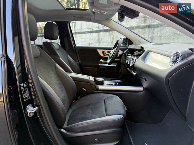 Черный Мерседес EQA, объемом двигателя 0 л и пробегом 35 тыс. км за 33500 $, фото 23 на Automoto.ua