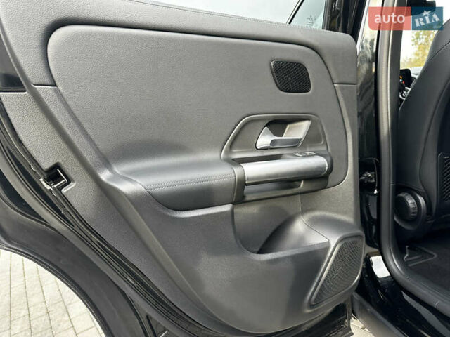 Черный Мерседес EQA, объемом двигателя 0 л и пробегом 11 тыс. км за 33800 $, фото 25 на Automoto.ua