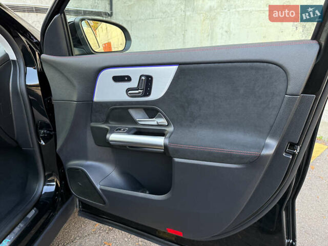 Черный Мерседес EQA, объемом двигателя 0 л и пробегом 35 тыс. км за 33500 $, фото 22 на Automoto.ua