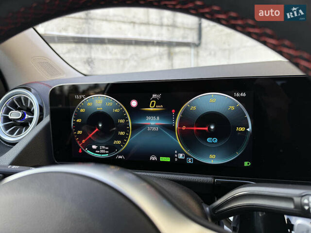 Черный Мерседес EQA, объемом двигателя 0 л и пробегом 35 тыс. км за 33500 $, фото 62 на Automoto.ua