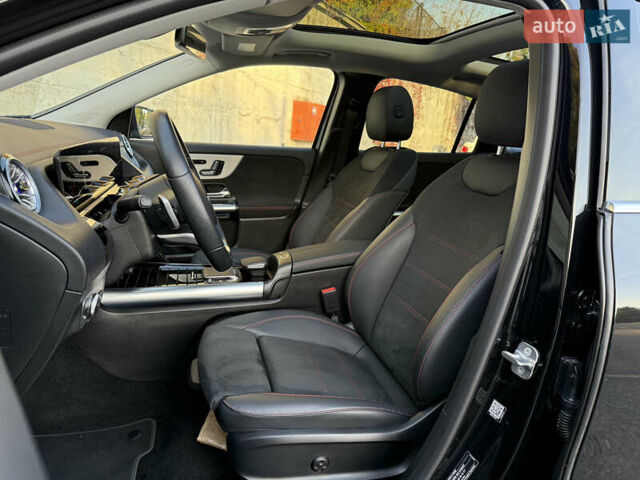 Черный Мерседес EQA, объемом двигателя 0 л и пробегом 35 тыс. км за 33500 $, фото 55 на Automoto.ua