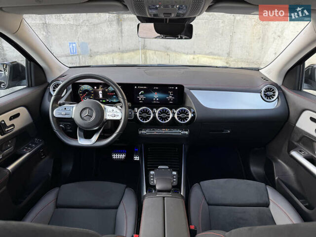 Черный Мерседес EQA, объемом двигателя 0 л и пробегом 35 тыс. км за 33500 $, фото 68 на Automoto.ua
