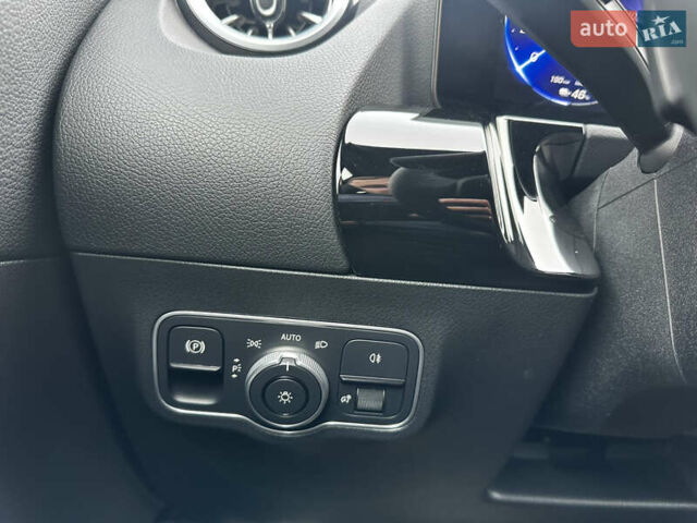 Черный Мерседес EQA, объемом двигателя 0 л и пробегом 11 тыс. км за 33800 $, фото 20 на Automoto.ua