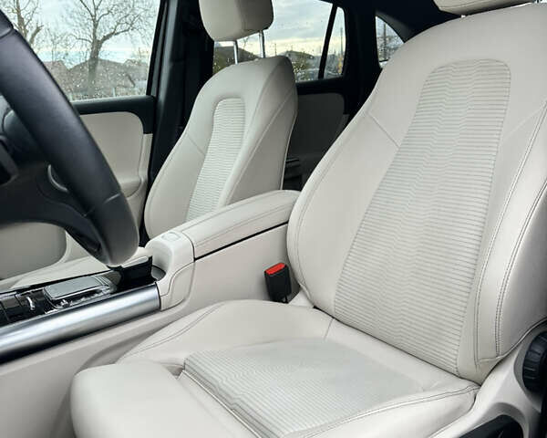 Мерседес EQA, объемом двигателя 0 л и пробегом 25 тыс. км за 28900 $, фото 25 на Automoto.ua