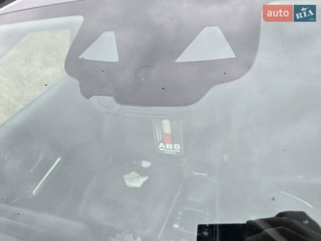 Сірий Мерседес EQA, об'ємом двигуна 0 л та пробігом 93 тис. км за 28500 $, фото 9 на Automoto.ua