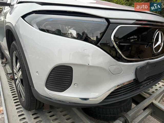 Серый Мерседес EQA, объемом двигателя 0 л и пробегом 83 тыс. км за 22500 $, фото 5 на Automoto.ua