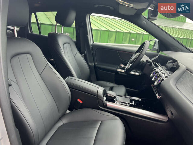 Серый Мерседес EQA, объемом двигателя 0 л и пробегом 25 тыс. км за 32000 $, фото 43 на Automoto.ua