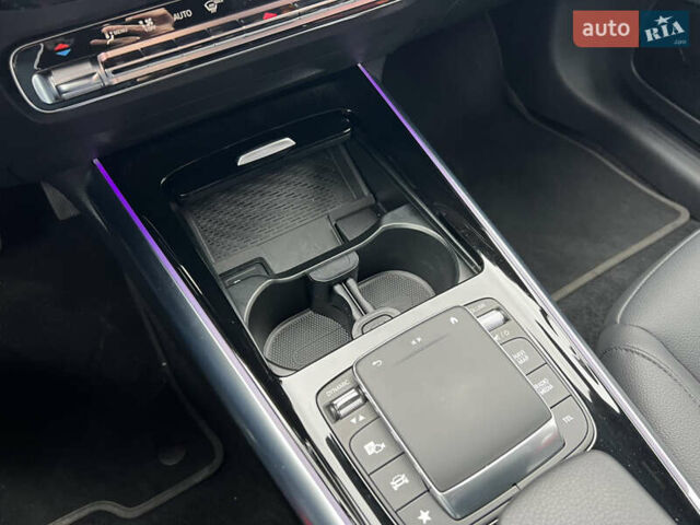 Серый Мерседес EQA, объемом двигателя 0 л и пробегом 25 тыс. км за 32000 $, фото 34 на Automoto.ua