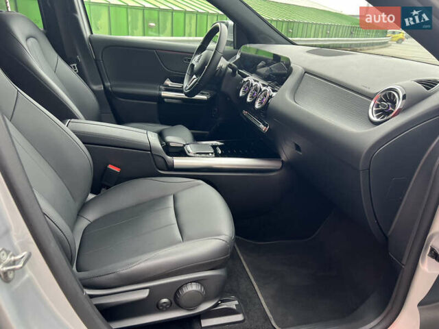 Серый Мерседес EQA, объемом двигателя 0 л и пробегом 25 тыс. км за 32000 $, фото 42 на Automoto.ua