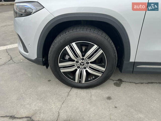 Серый Мерседес EQA, объемом двигателя 0 л и пробегом 25 тыс. км за 32000 $, фото 7 на Automoto.ua