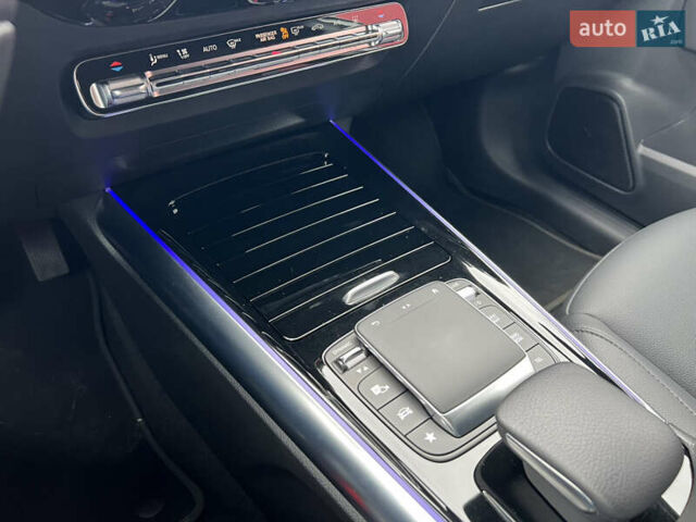 Серый Мерседес EQA, объемом двигателя 0 л и пробегом 25 тыс. км за 32000 $, фото 33 на Automoto.ua