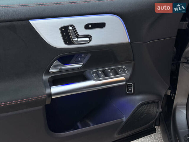 Серый Мерседес EQA, объемом двигателя 0 л и пробегом 93 тыс. км за 32900 $, фото 17 на Automoto.ua