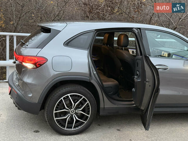 Серый Мерседес EQA, объемом двигателя 0 л и пробегом 93 тыс. км за 32900 $, фото 32 на Automoto.ua