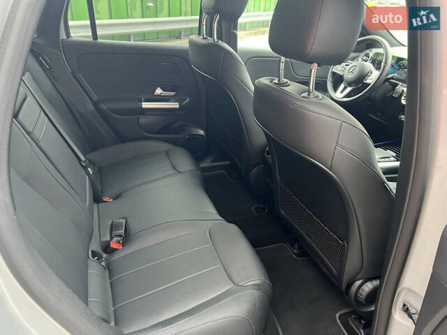 Серый Мерседес EQA, объемом двигателя 0 л и пробегом 25 тыс. км за 32000 $, фото 46 на Automoto.ua