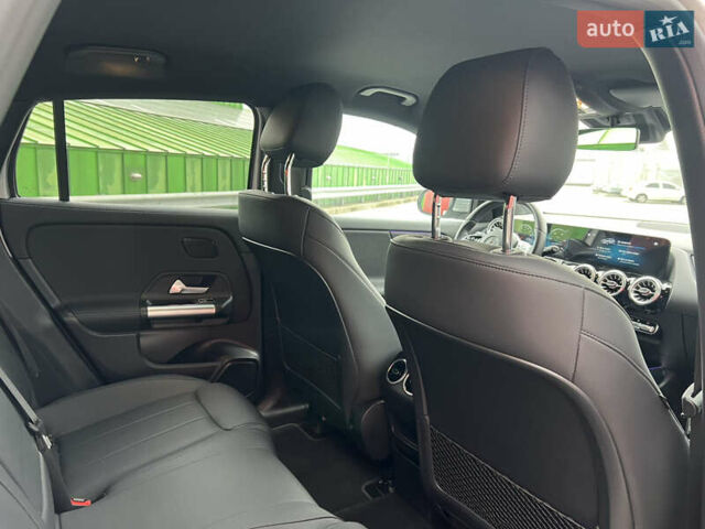 Серый Мерседес EQA, объемом двигателя 0 л и пробегом 25 тыс. км за 32000 $, фото 48 на Automoto.ua