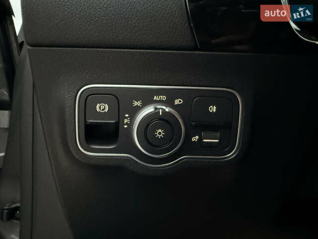 Серый Мерседес EQA, объемом двигателя 0 л и пробегом 93 тыс. км за 32900 $, фото 26 на Automoto.ua