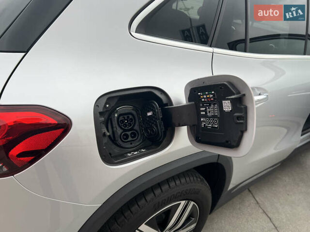 Серый Мерседес EQA, объемом двигателя 0 л и пробегом 25 тыс. км за 32000 $, фото 18 на Automoto.ua