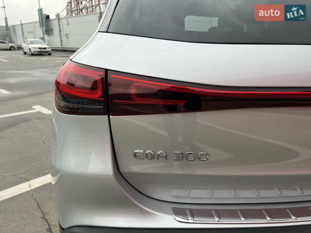 Серый Мерседес EQA, объемом двигателя 0 л и пробегом 25 тыс. км за 32000 $, фото 14 на Automoto.ua