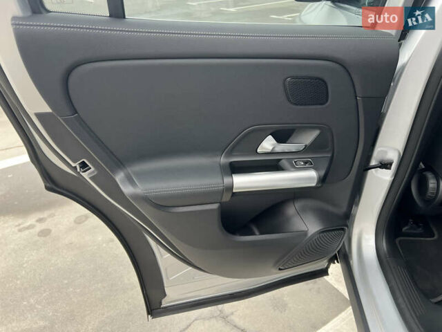 Серый Мерседес EQA, объемом двигателя 0 л и пробегом 25 тыс. км за 32000 $, фото 49 на Automoto.ua